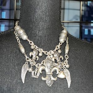 New Boutique Collection Silver Tone Beaded fleur de lis Metal Necklace Earrings